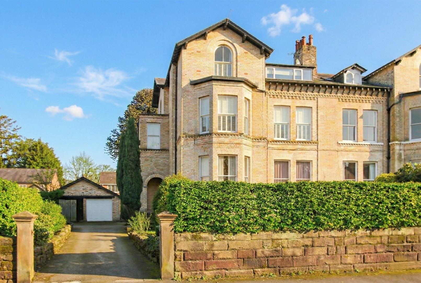 Flat Heald Road in Trafford