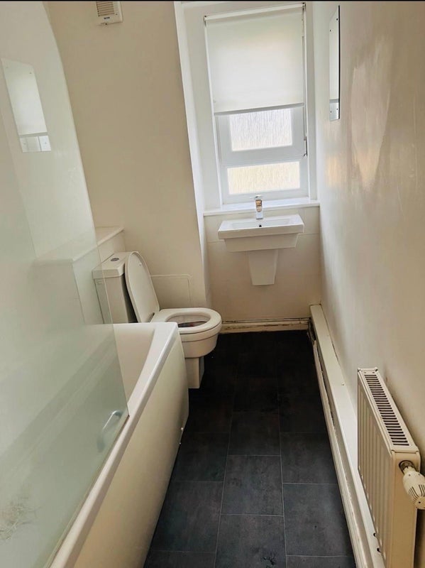Room Ibroxholm Oval in Glasgow