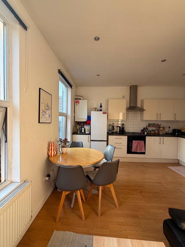 Room Stoke Newington Road in Greater London
