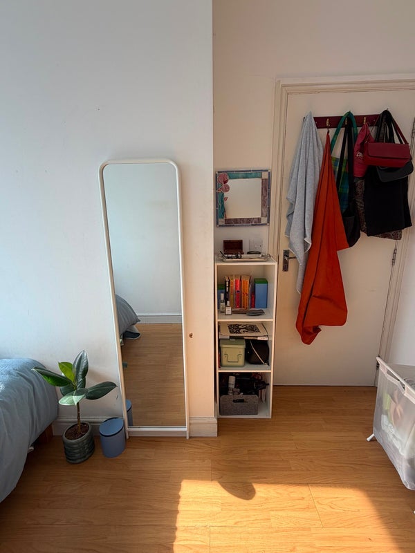Room Stoke Newington Road in Greater London