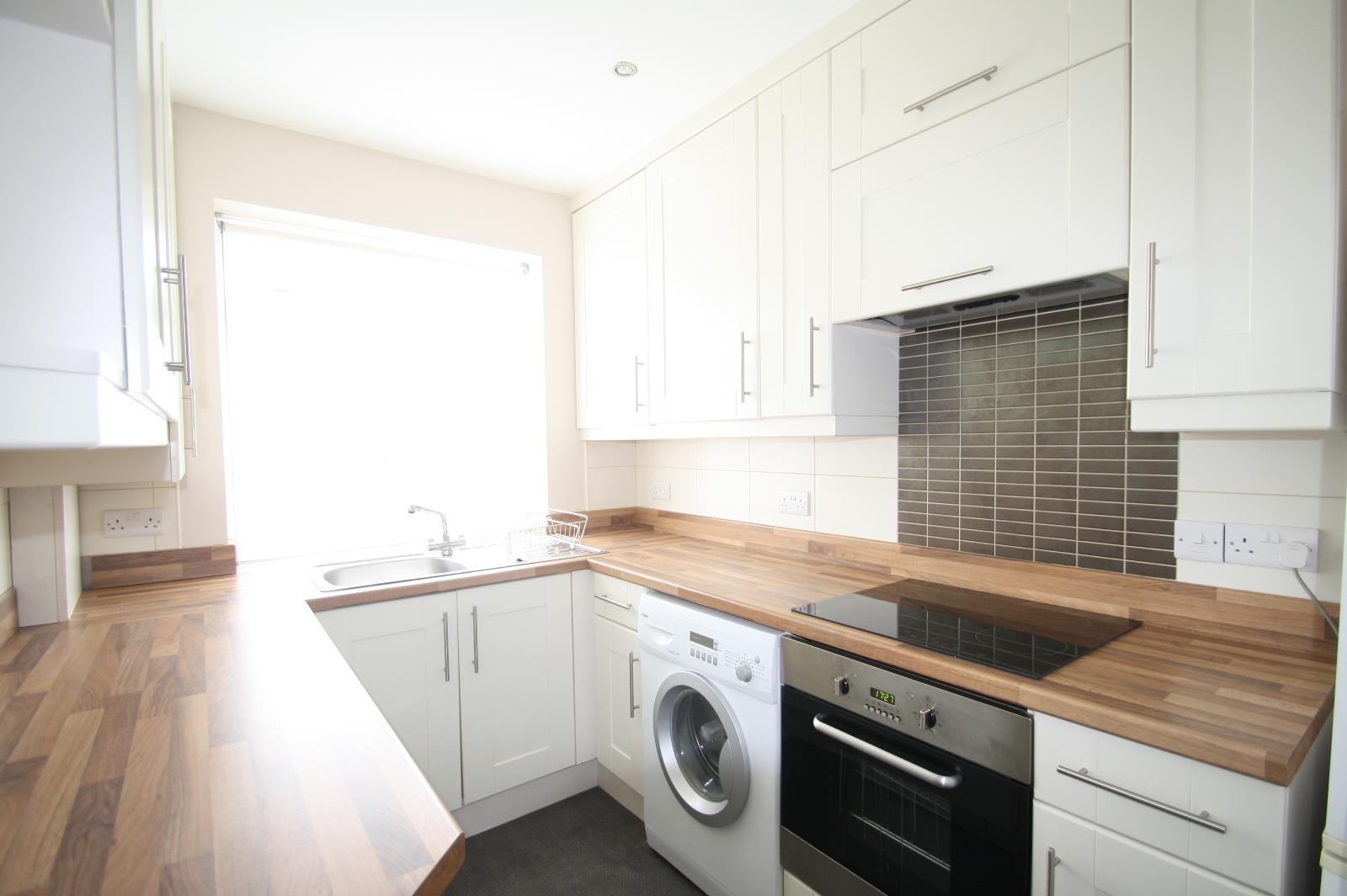 Flat Chelwood Avenue in Leeds