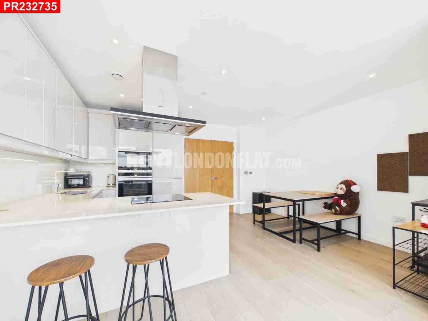 Flat Thonrey Close in Greater London
