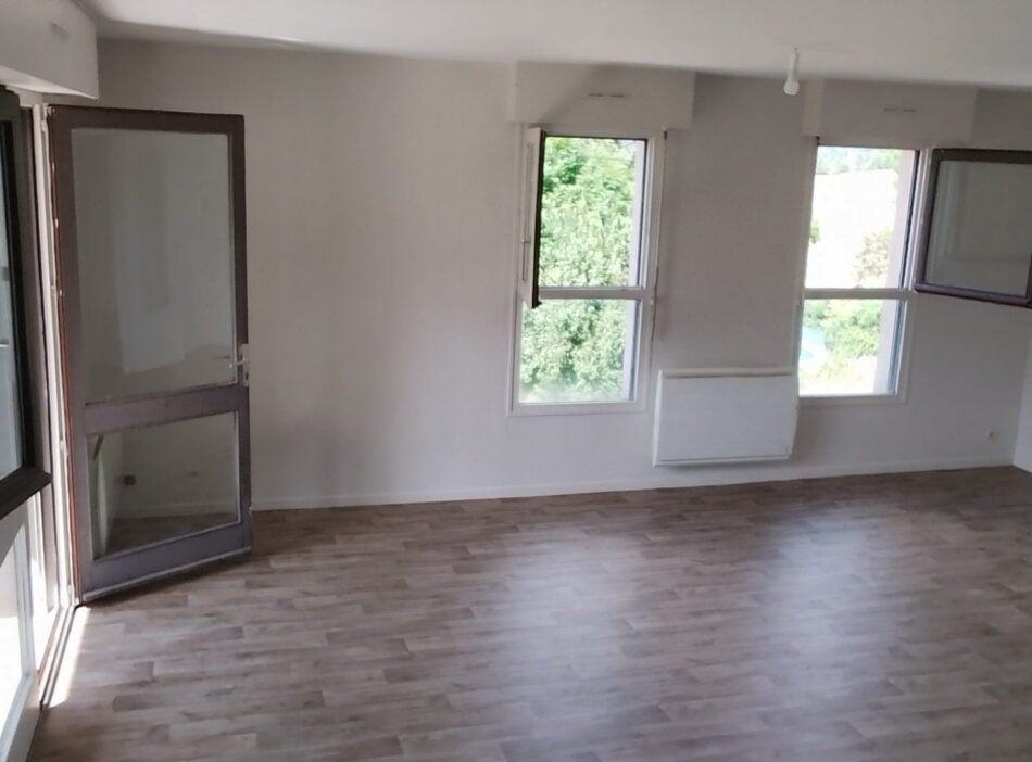 Appartement Rue de la Gare à Champdor-Corcelles
