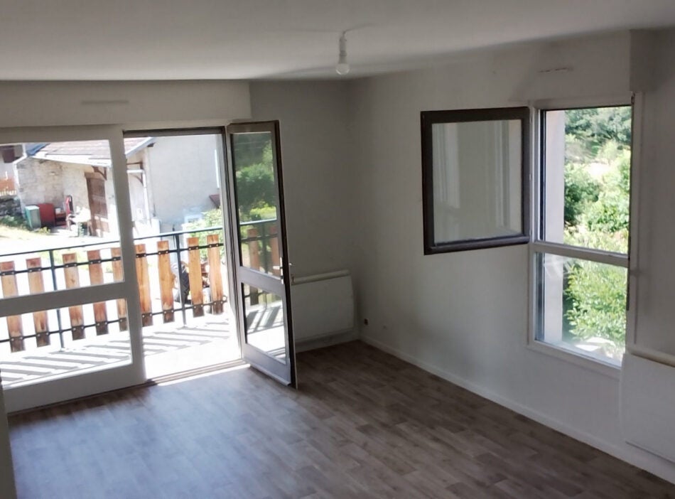 Appartement Rue de la Gare à Champdor-Corcelles