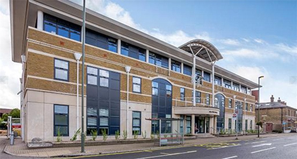 Flat London Road in Borough of Spelthorne