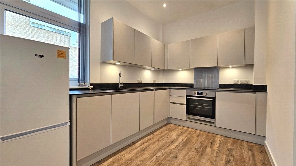 Flat London Road in Borough of Spelthorne