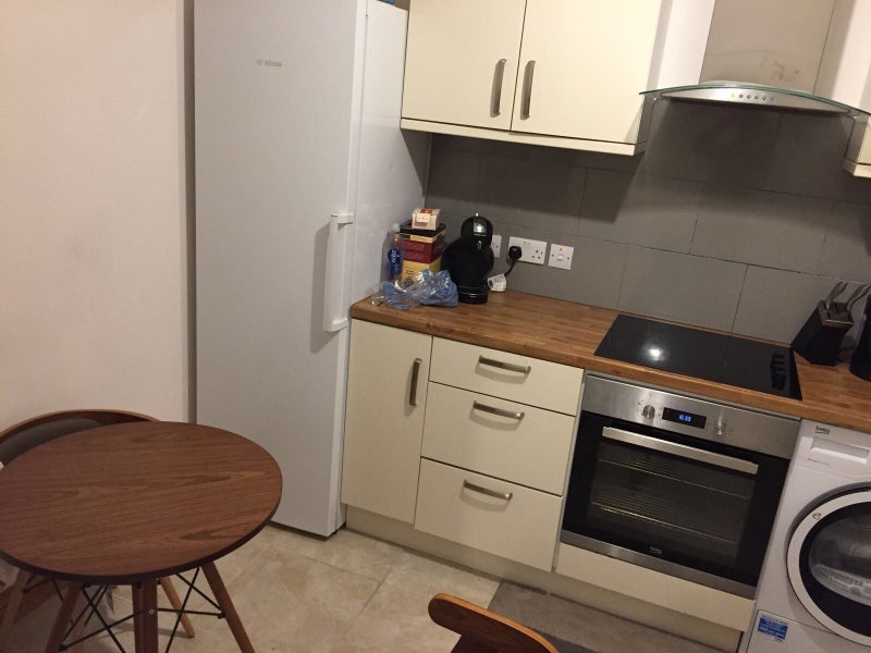 Room Petersfield Rise in Greater London