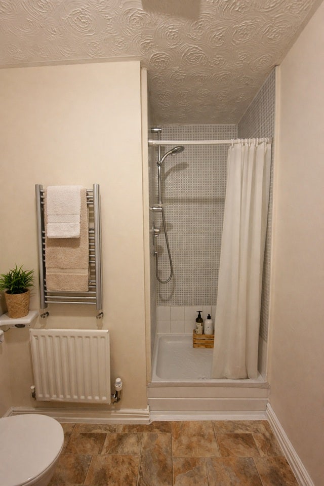 Room Pillowell Drive in Gloucester