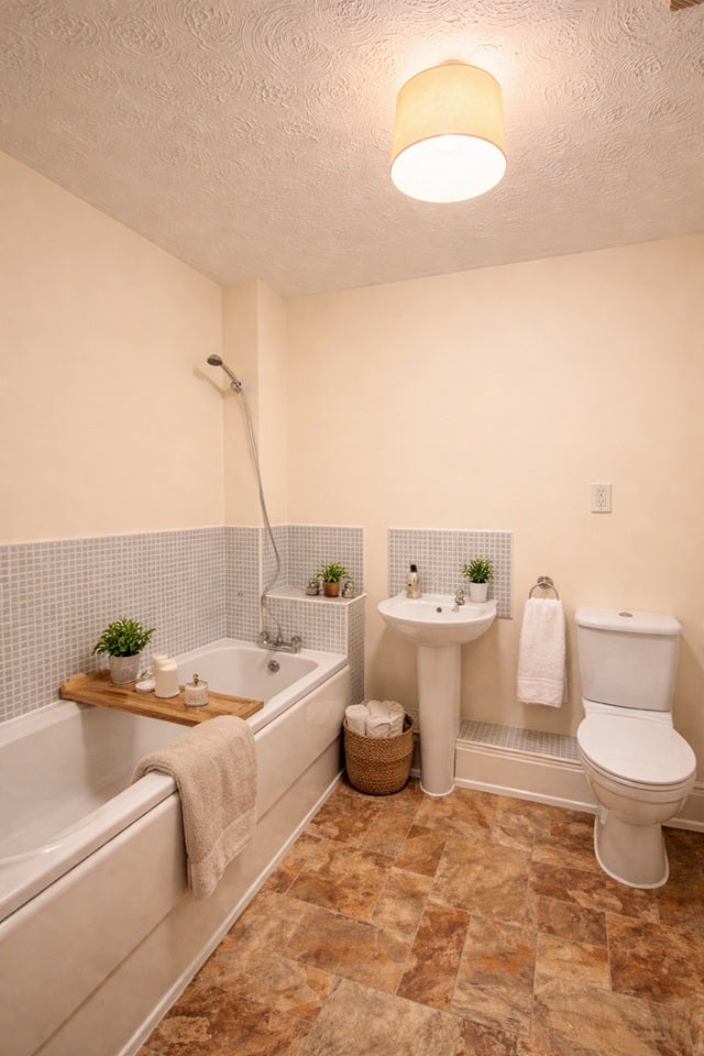 Room Pillowell Drive in Gloucester