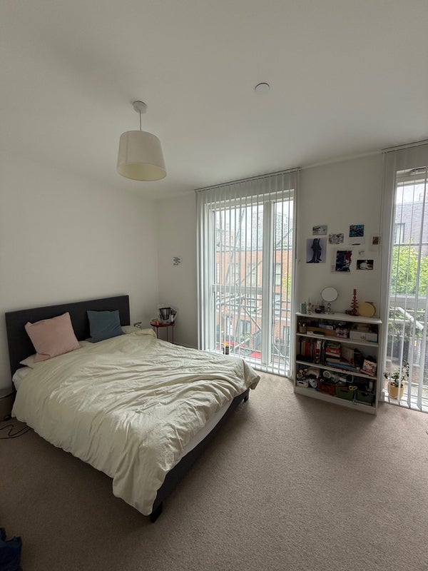 Room Whiston Road in Greater London