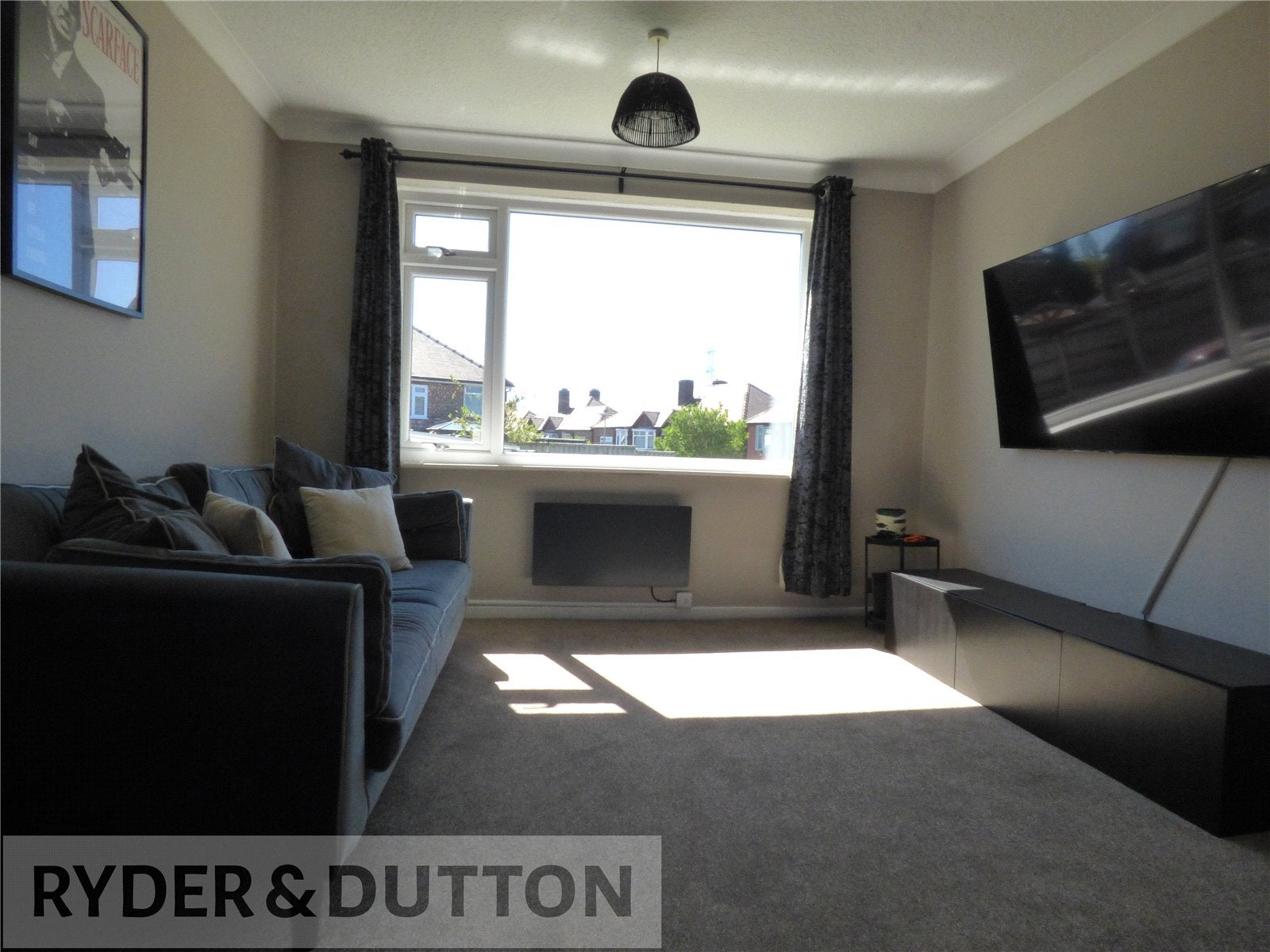 Flat Duffield Gardens in Middleton