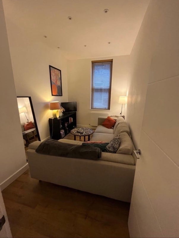 Room Rowhill Road in Greater London