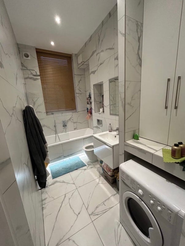 Room Rowhill Road in Greater London