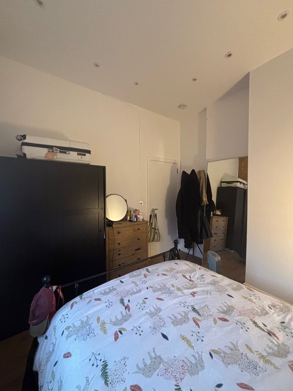 Room Rowhill Road in Greater London