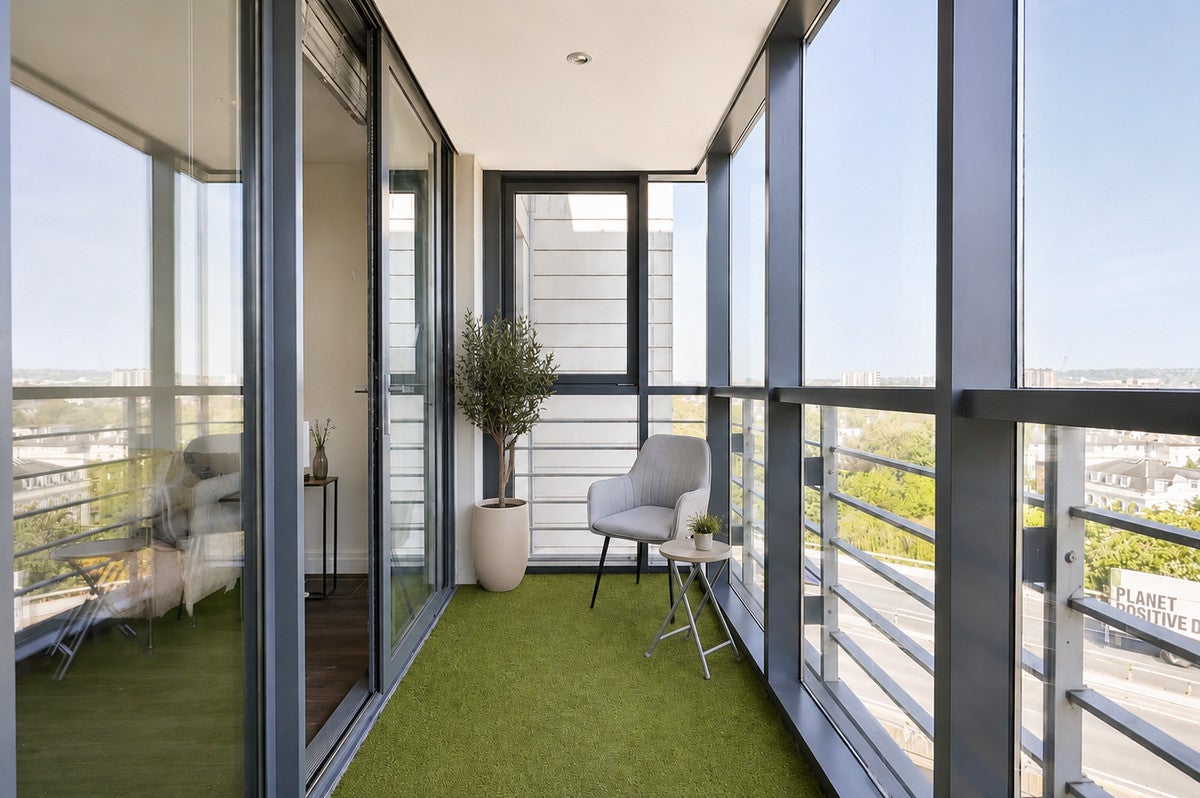 Flat Sheldon Square in City of Westminster