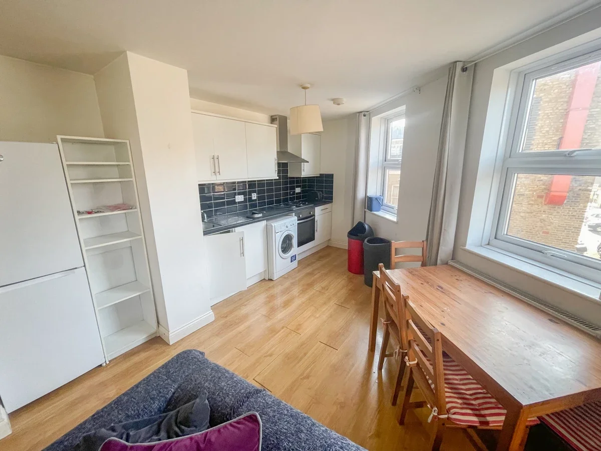 Flat Millers Terrace in Greater London