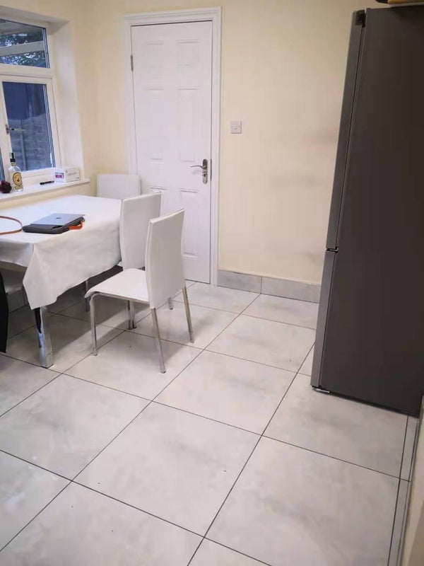 Room Mafeking Road in Greater London