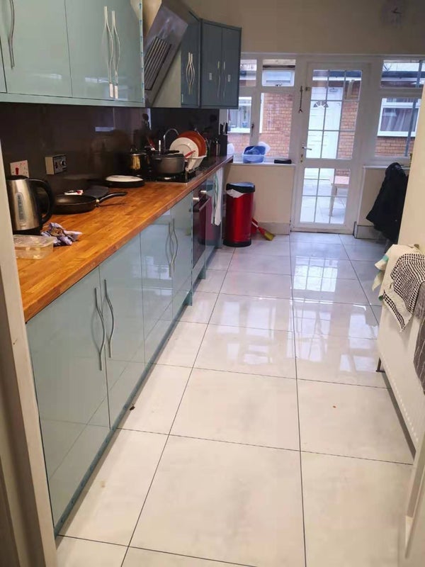 Room Mafeking Road in Greater London