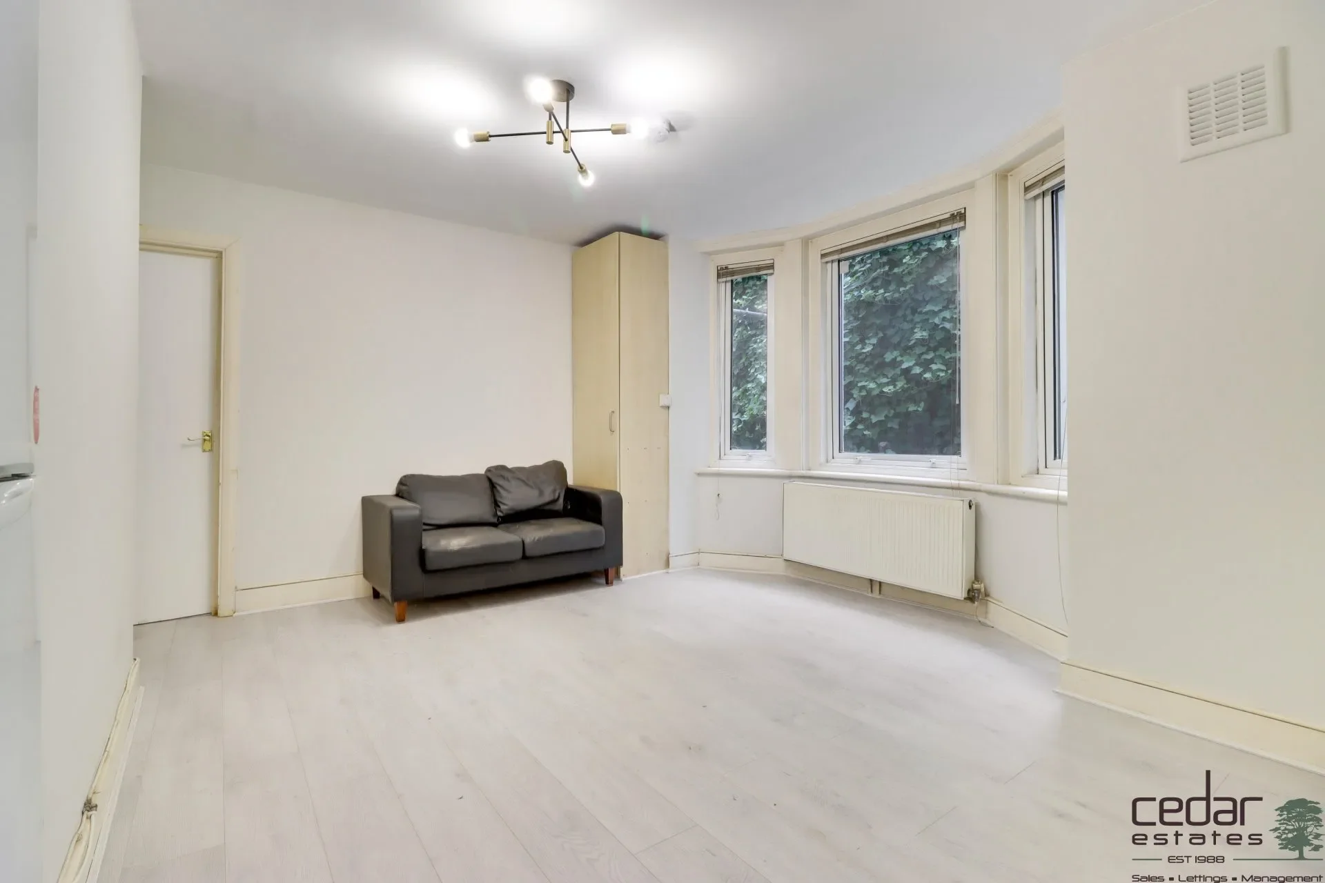 Flat Iverson Road in Greater London