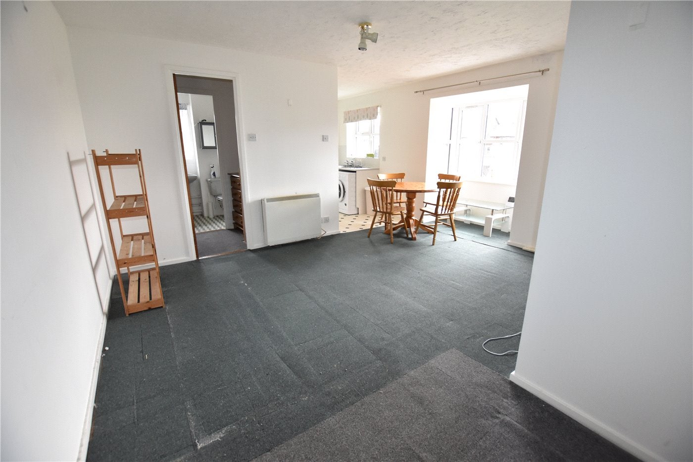 Flat Stubbs Drive in Greater London