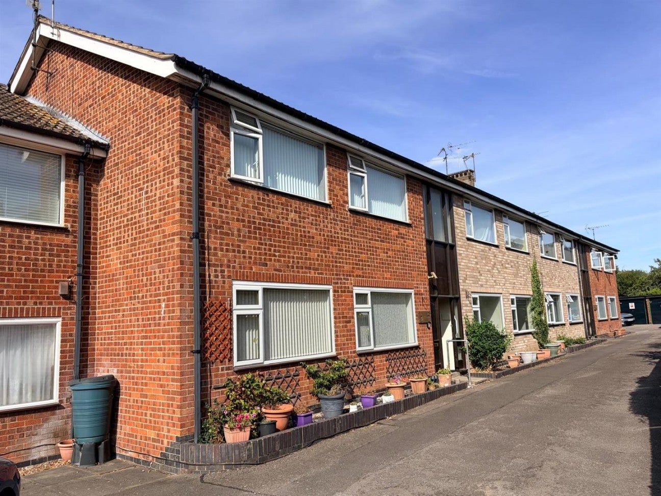 Flat Bidford Close in Braunstone Town