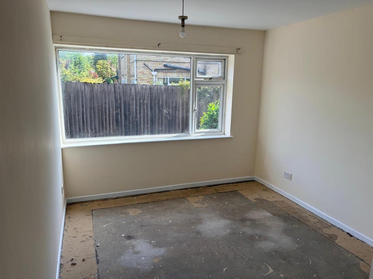 Flat Bidford Close in Braunstone Town