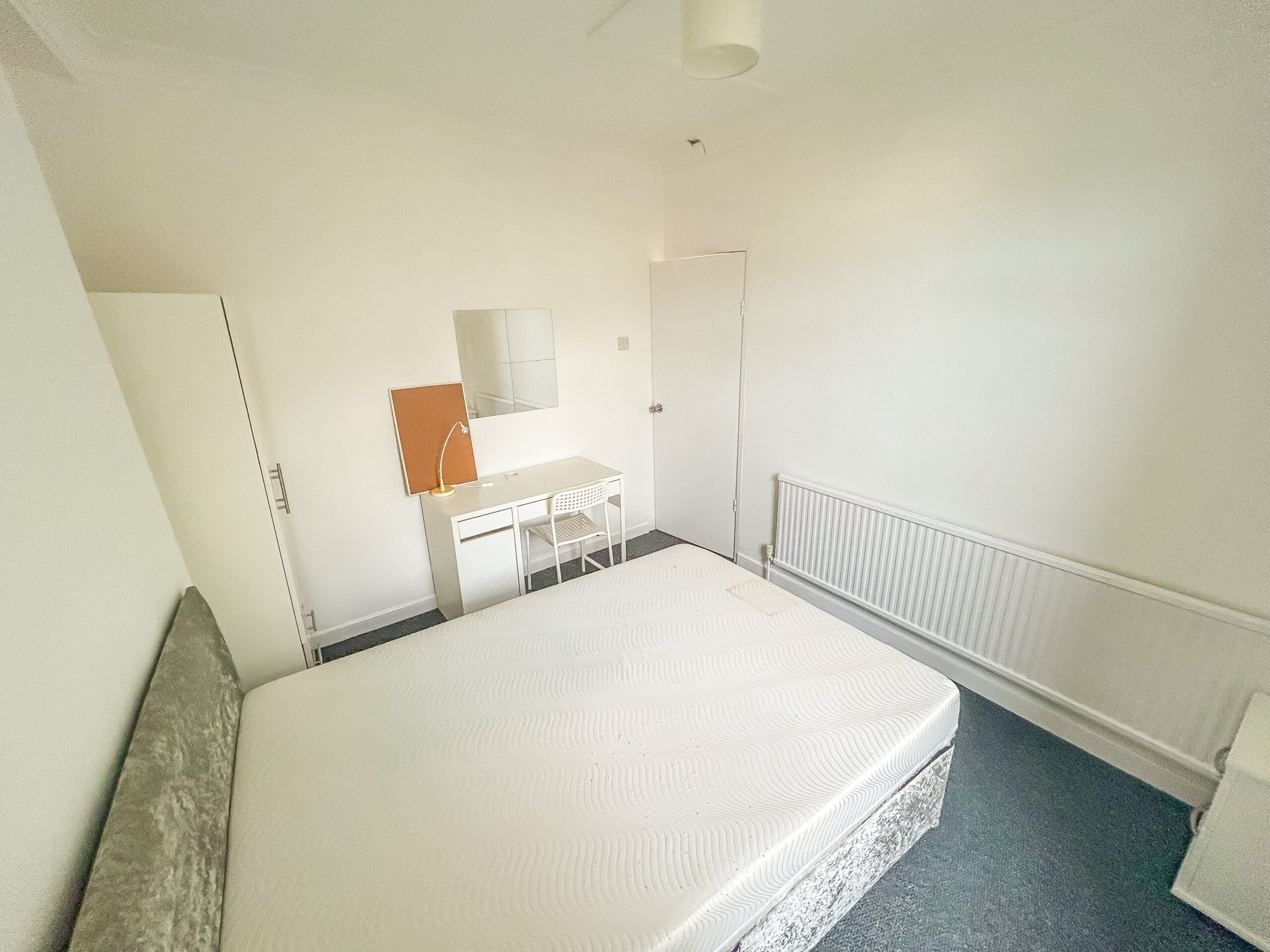 Room Birchwood Avenue in Pontypridd