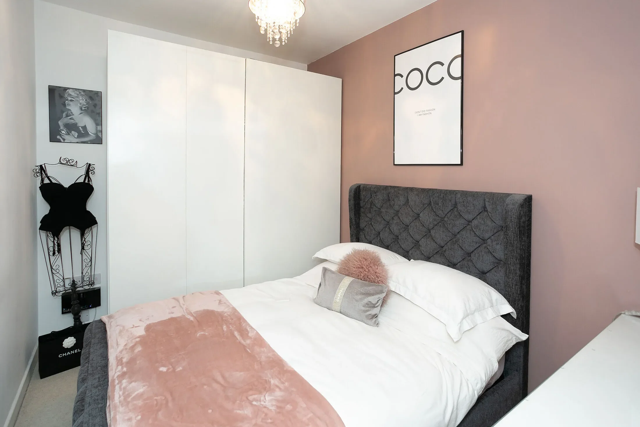 Flat Hillfield Road in Dacorum