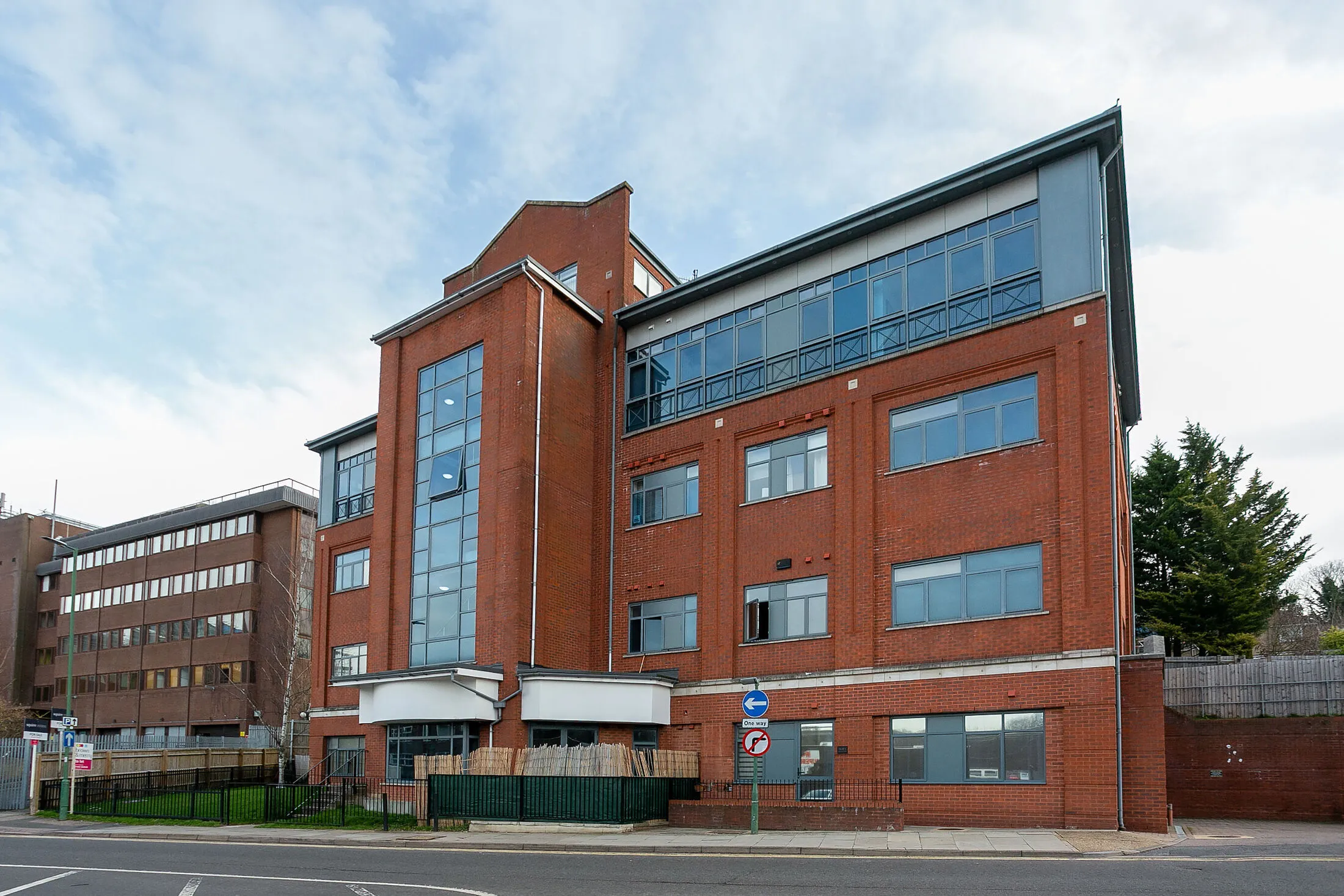 Flat Hillfield Road in Dacorum