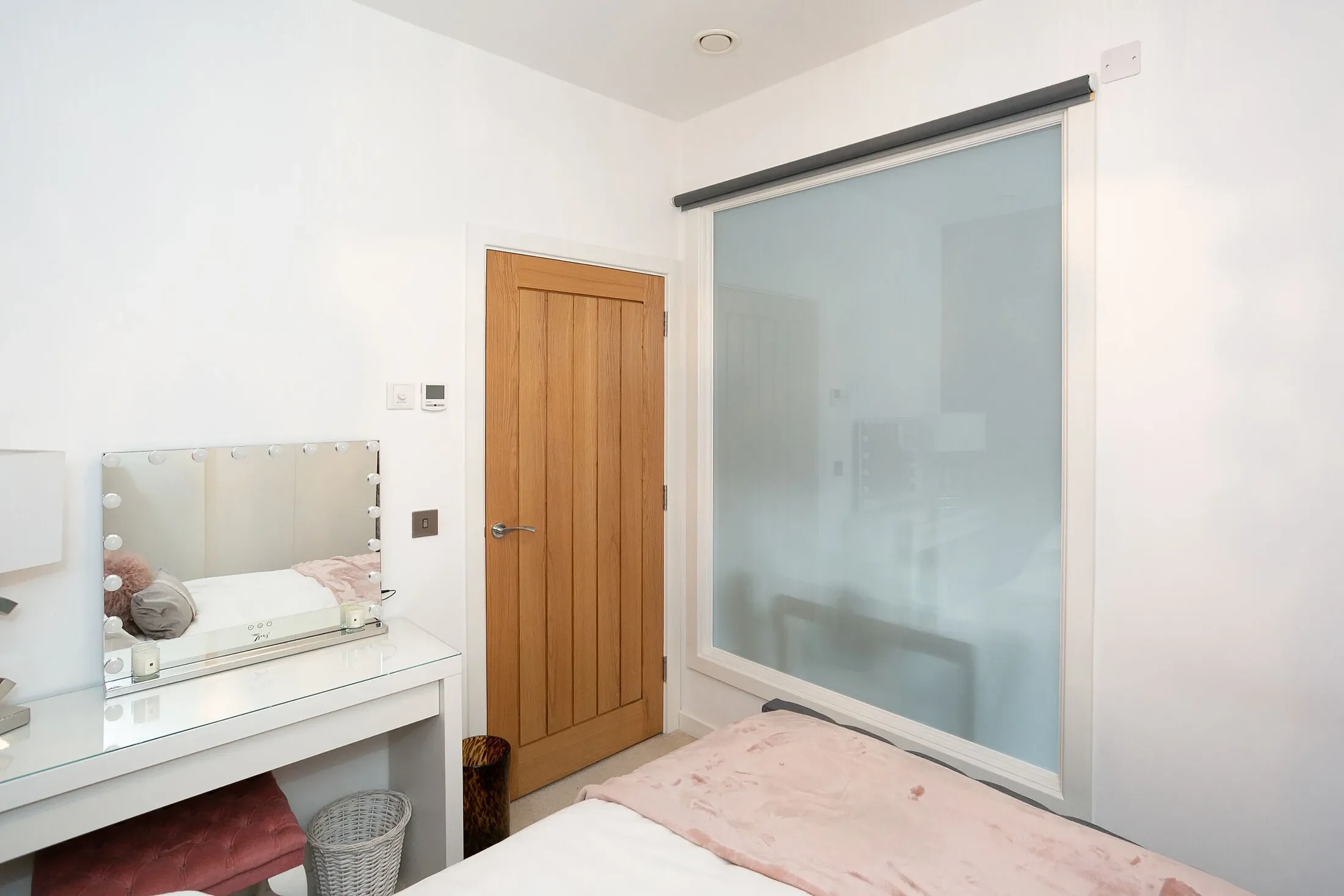 Flat Hillfield Road in Dacorum
