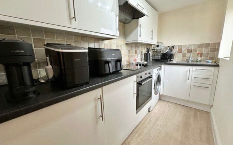 Flat Avonmouth Road in Bristol