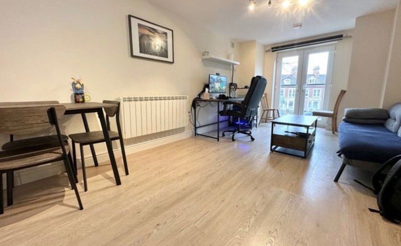 Flat Avonmouth Road in Bristol