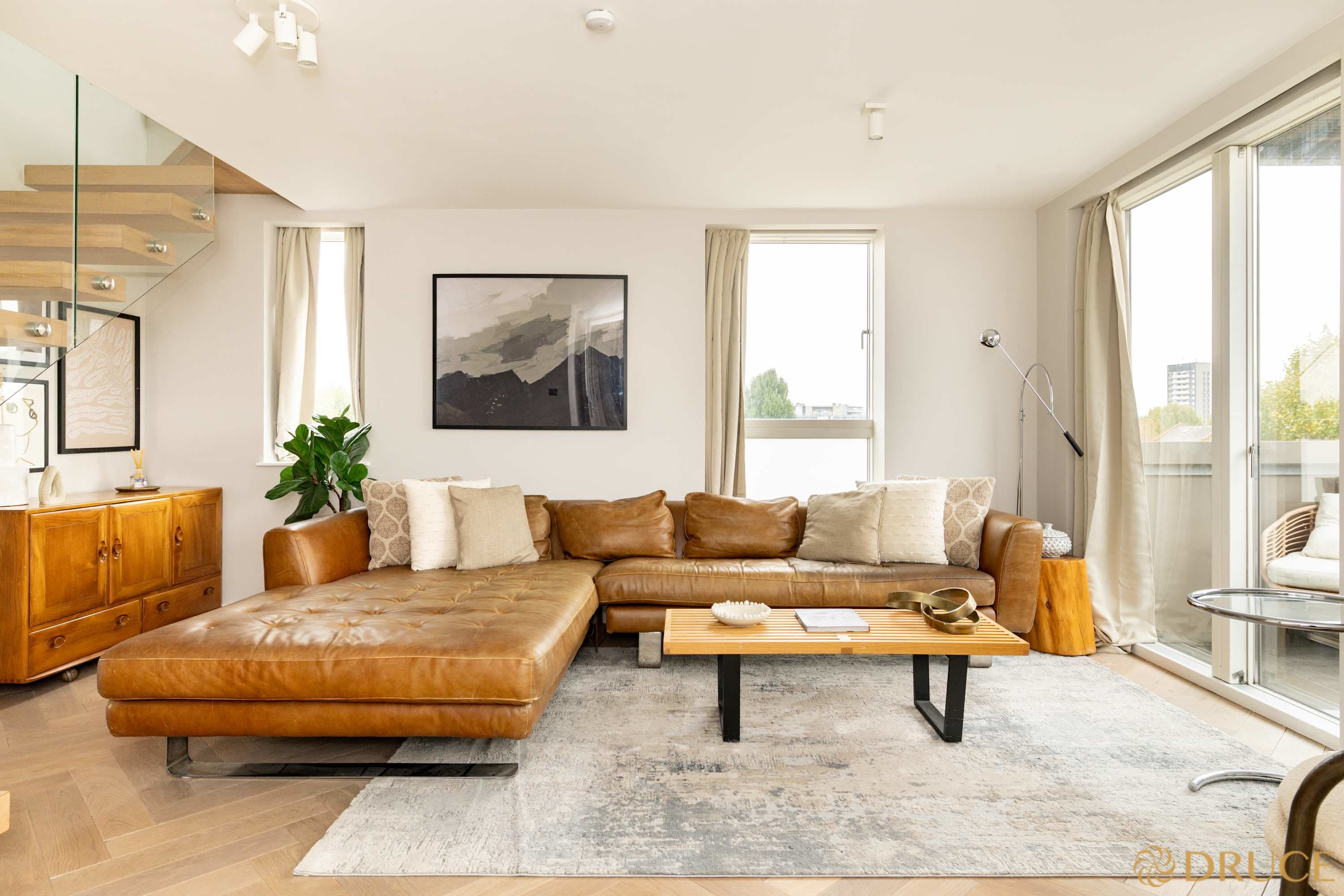Flat Bevington Road in London