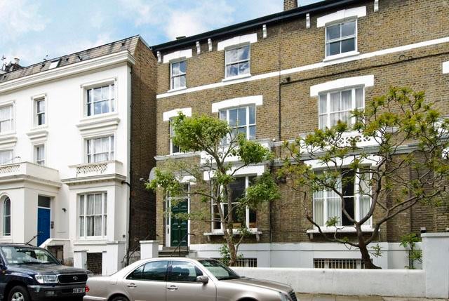 Flat Girdlers Road in Greater London