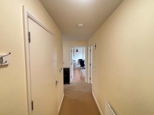 Flat Royal Court in Watford