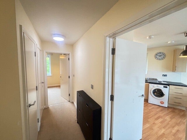 Flat Royal Court in Watford