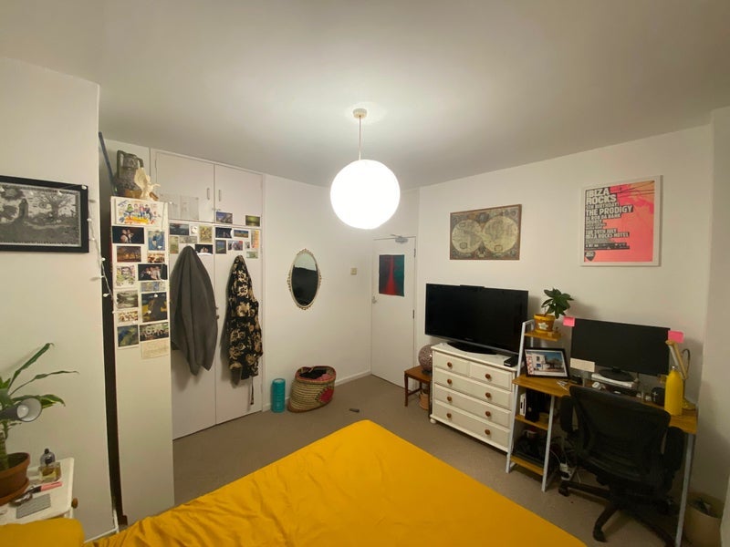 Room Stockwell Road in Greater London