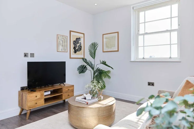 Flat Rivers House in Greater London