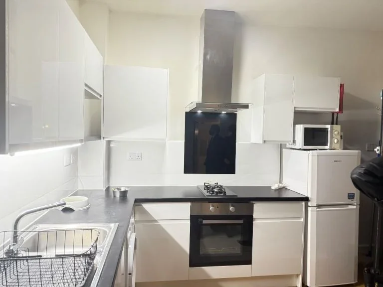 Flat Hollies Way in Hertsmere