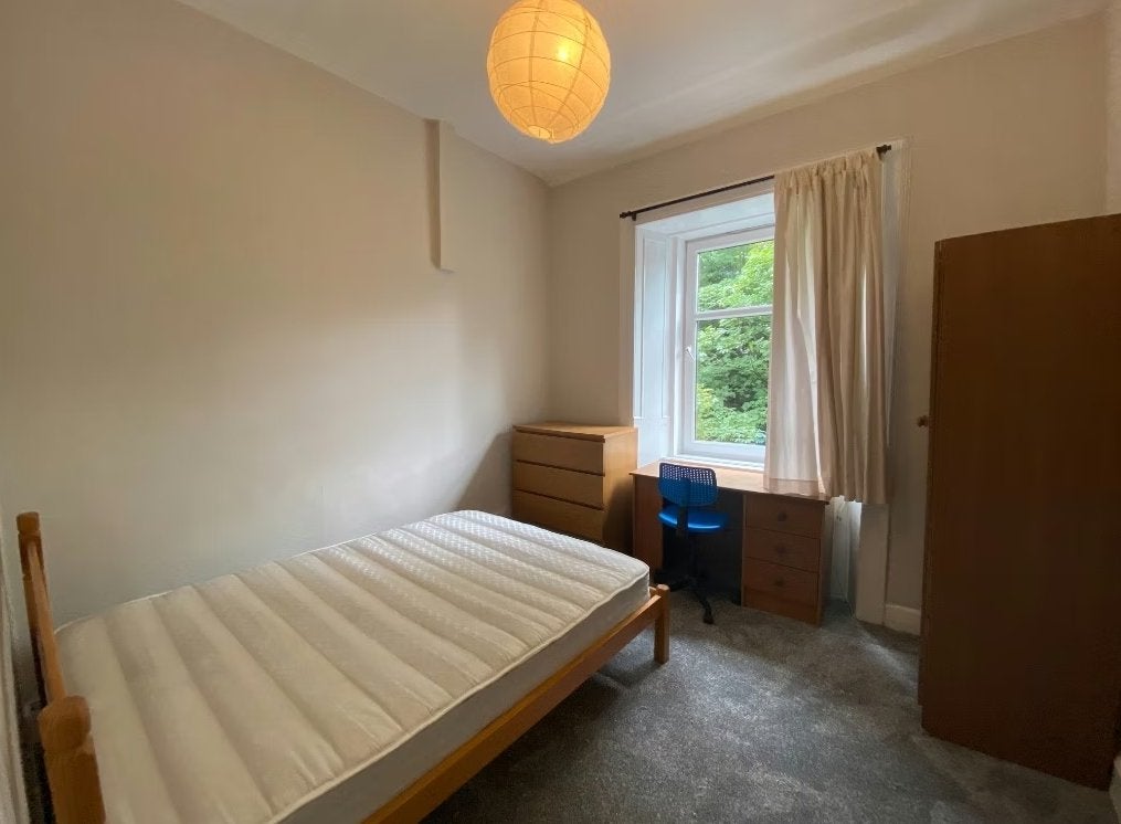 Flat Caledonian Place in City of Edinburgh