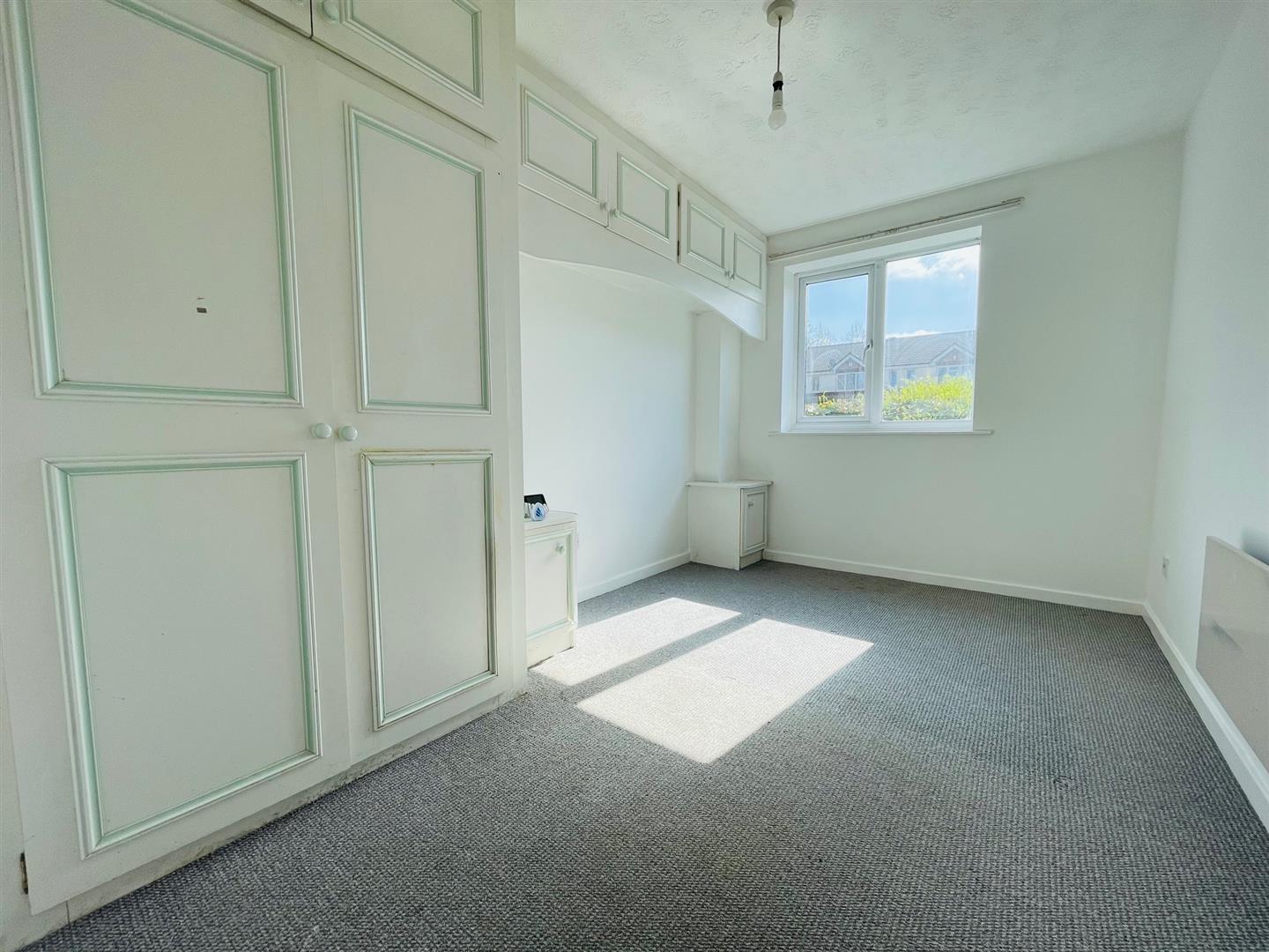 Flat Pickering Close in Leicester
