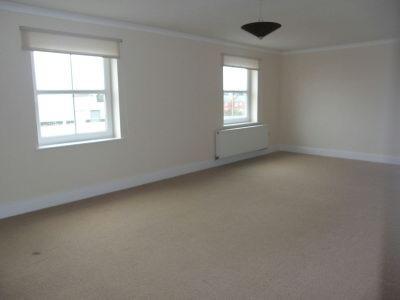 Flat Henry Bird Way in Northampton