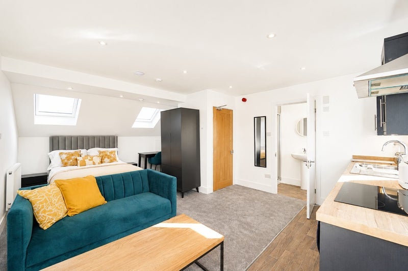 Room Sunnyside Road in Weston-super-Mare