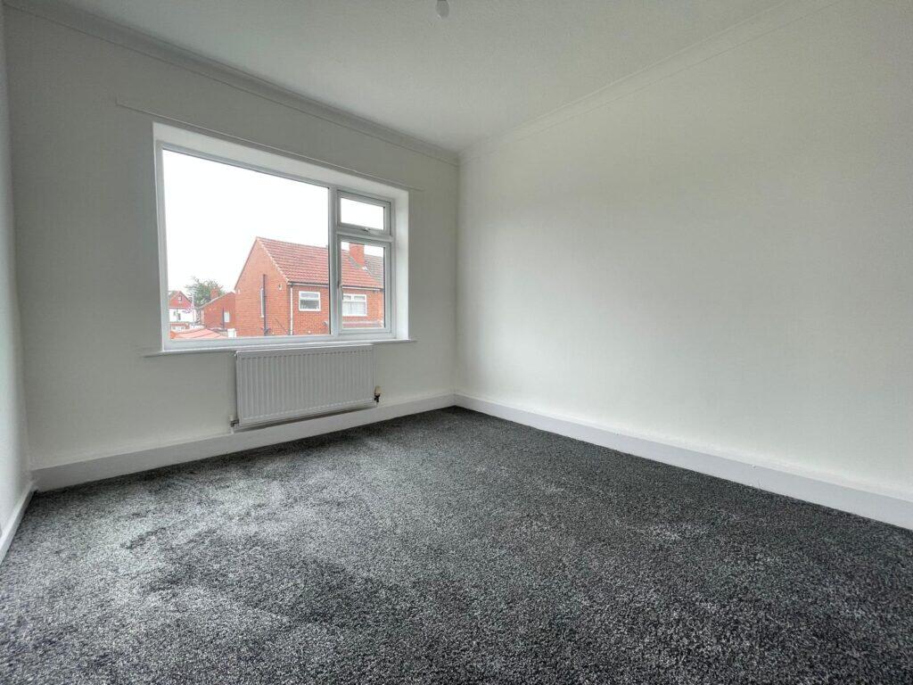 Flat Haddon Road in Greater London