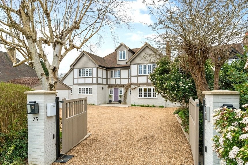 House Blackpond Lane in Farnham Royal
