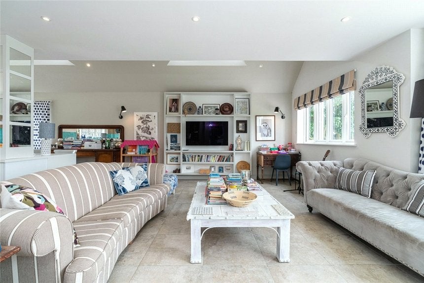 House Blackpond Lane in Farnham Royal
