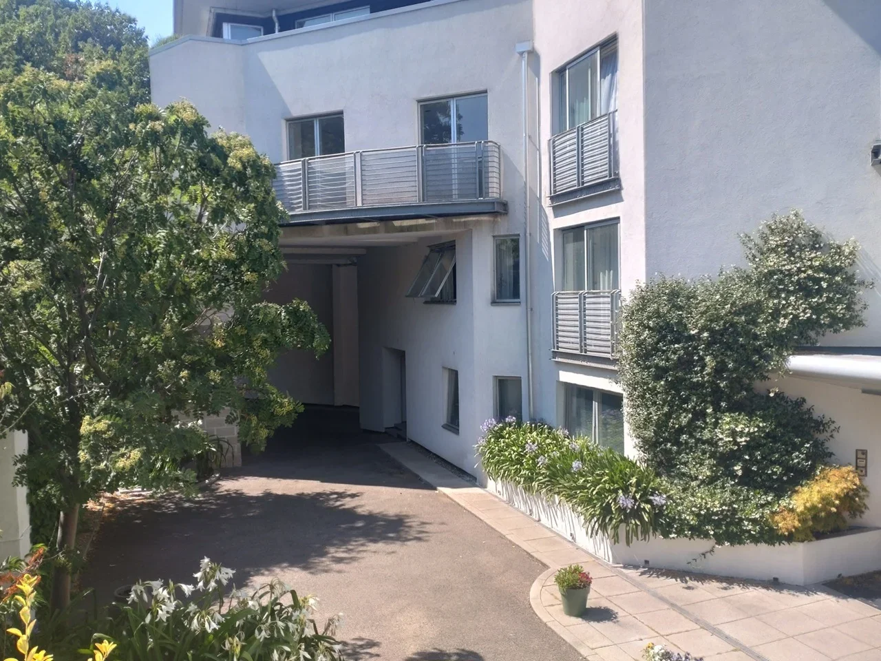 Flat Lansdowne Lane in Greater London