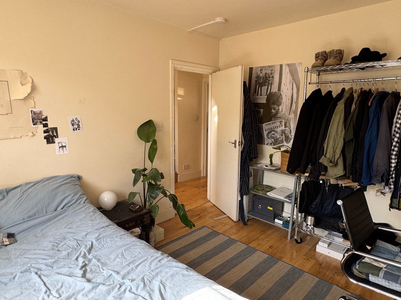 Room Camberwell Road in Greater London