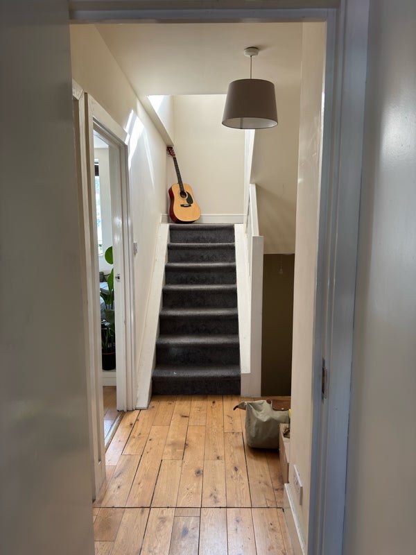Room Camberwell Road in Greater London