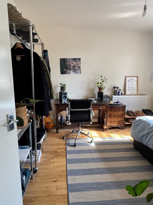 Room Camberwell Road in Greater London